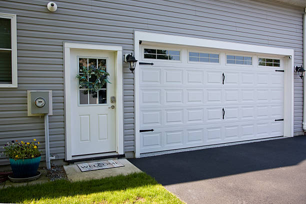 24/7 Emergency Garage Door Panel Replacement experts in Luverne, MN